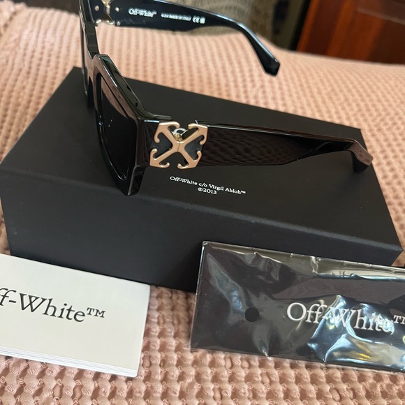 New Off-White Mystic Black Squared Sunglasses main image 9